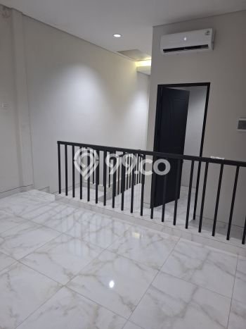 Jual Rumah Favorit Siap Huni LB 155m2 di Wiyung, Surabaya Jual Rumah Favorit Siap Huni LB 155m2 di Wiyung, Surabaya