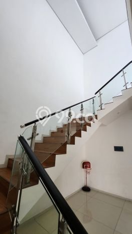 Rumah LT 312m2m² / LB 400m2m² Fasilitas Gym di , Surabaya Rumah LT 312m2m² / LB 400m2m² Fasilitas Gym di , Surabaya