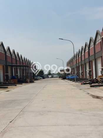 Unit Gudang Disewakan di Teluk Naga di Area Ramai & Strategis Unit Gudang Disewakan di Teluk Naga di Area Ramai & Strategis