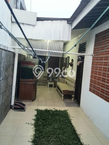 Rumah Elit Modern Tanpa Renovasi di Jatiwaringin Jakarta Timur Rumah Elit Modern Tanpa Renovasi di Jatiwaringin Jakarta Timur