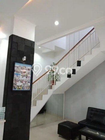 Rumah Luxury Modern Tanpa Renovasi di Rawamangun Jakarta Timur Rumah Luxury Modern Tanpa Renovasi di Rawamangun Jakarta Timur