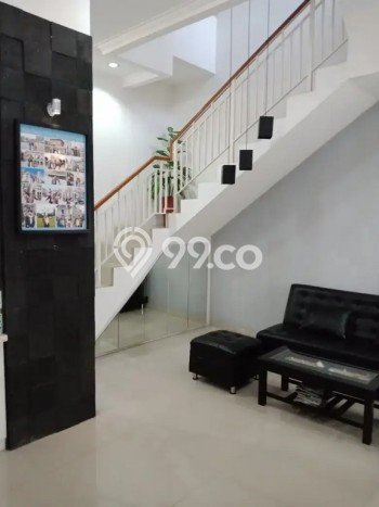 Rumah Luxury Modern Tanpa Renovasi di Rawamangun Jakarta Timur Rumah Luxury Modern Tanpa Renovasi di Rawamangun Jakarta Timur