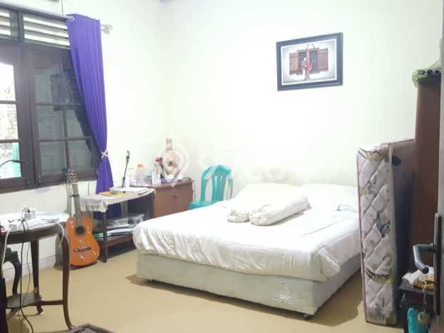 Rumah Elit Modern Tanpa Renovasi di Jatiwaringin Jakarta Timur Rumah Elit Modern Tanpa Renovasi di Jatiwaringin Jakarta Timur