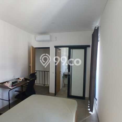 Rumah Modern Cantik 4 Kamar Siap Huni di BSD Rumah Modern Cantik 4 Kamar Siap Huni di BSD