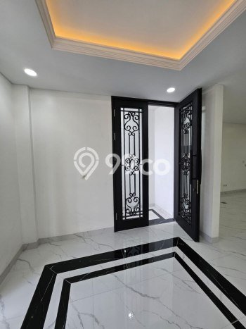 Rumah Mewah LB 250m2 Siap Pakai Desain Elegan di Pejaten, Jakarta Selatan Rumah Mewah LB 250m2 Siap Pakai Desain Elegan di Pejaten, Jakarta Selatan