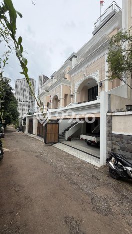 Rumah Mewah LB 250m2 Siap Pakai Desain Elegan di Pejaten, Jakarta Selatan Rumah Mewah LB 250m2 Siap Pakai Desain Elegan di Pejaten, Jakarta Selatan
