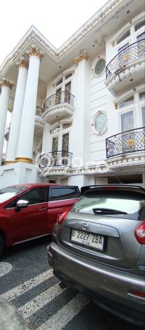 Jual Rumah Luas Megah Dengan View Eksklusif di Kramat, Jakarta Pusat Jual Rumah Luas Megah Dengan View Eksklusif di Kramat, Jakarta Pusat