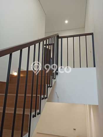 Jual Rumah Mewah Megah Dengan View Cantik di Rawamangun, Jakarta Timur Jual Rumah Mewah Megah Dengan View Cantik di Rawamangun, Jakarta Timur