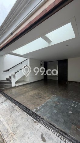 Rumah Mewah LB 250m2 Siap Pakai Desain Elegan di Pejaten, Jakarta Selatan Rumah Mewah LB 250m2 Siap Pakai Desain Elegan di Pejaten, Jakarta Selatan