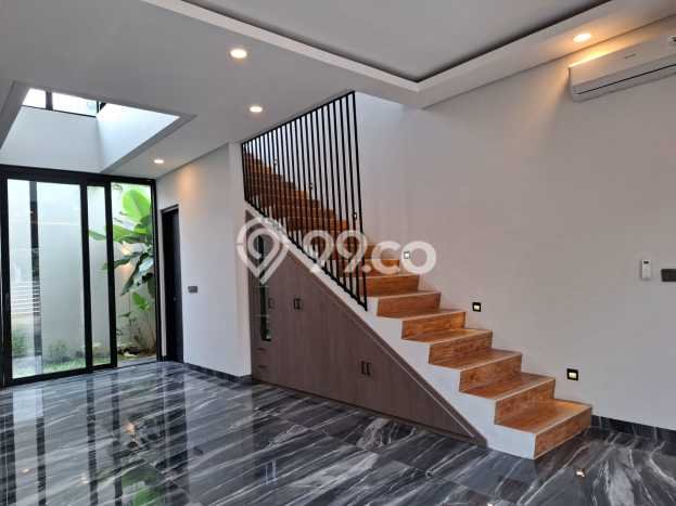 For Sale! Premium House LT 102m2 Desain Elegan di Cipete For Sale! Premium House LT 102m2 Desain Elegan di Cipete