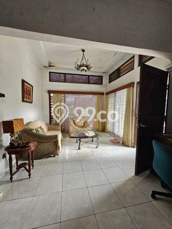 Siap Huni Rumah Mewah 6 Kamar di Tebet Dekat ke Mana Pun Siap Huni Rumah Mewah 6 Kamar di Tebet Dekat ke Mana Pun