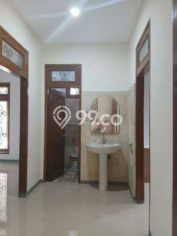 Rumah Modern 5 Kamar LT 194m2 di Jatiwaringin Rumah Modern 5 Kamar LT 194m2 di Jatiwaringin