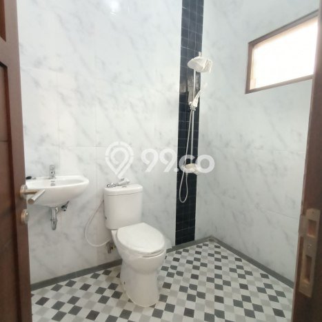 Dijual Rumah Eksklusif 4 KT di Pondok Bambu, Jakarta Timur Dijual Rumah Eksklusif 4 KT di Pondok Bambu, Jakarta Timur