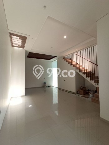 Hunian Elit LB 150m2 Siap Huni Desain Elegan di Rawamangun, Jakarta Timur Hunian Elit LB 150m2 Siap Huni Desain Elegan di Rawamangun, Jakarta Timur