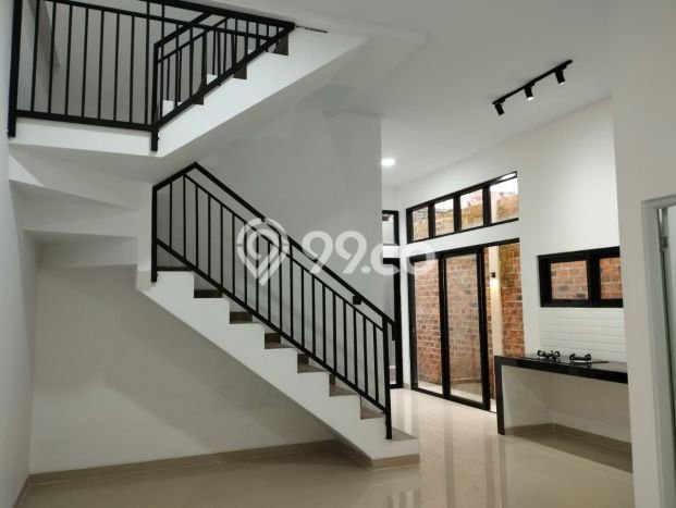 Rumah Luas Asri 3 KT Siap Pakai di Golden City Bekasi Rumah Luas Asri 3 KT Siap Pakai di Golden City Bekasi