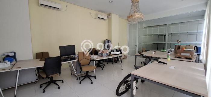 For Sale! Luxury House LT 495m2 Desain Modern di Kota Wisata For Sale! Luxury House LT 495m2 Desain Modern di Kota Wisata