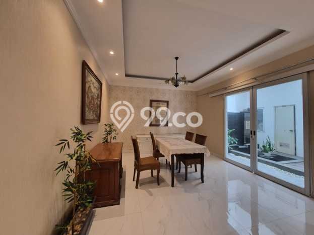 Dijual Rumah Luas Megah Dengan View Eksklusif di Kota Wisata, Jakarta Timur Dijual Rumah Luas Megah Dengan View Eksklusif di Kota Wisata, Jakarta Timur