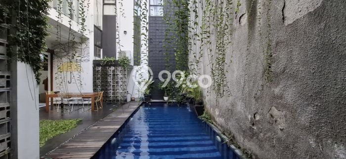 Rumah Luxury Modern Tanpa Renovasi di Kota Wisata Jakarta Timur Rumah Luxury Modern Tanpa Renovasi di Kota Wisata Jakarta Timur