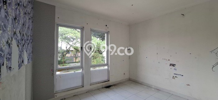 Rumah Elit Modern Tanpa Renovasi di Kota Wisata Jakarta Timur Rumah Elit Modern Tanpa Renovasi di Kota Wisata Jakarta Timur