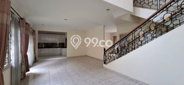 Ready to Use! Luxury House LT 300m2 Desain Modern di Kota Wisata Ready to Use! Luxury House LT 300m2 Desain Modern di Kota Wisata