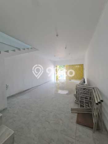 Disewakan Ruko komersial di Laweyan luas bangunan 136m2 Disewakan Ruko komersial di Laweyan luas bangunan 136m2