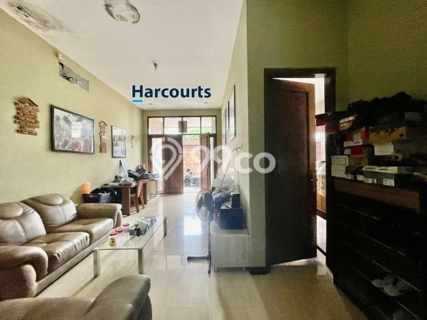 Hunian Eksklusif Siap Huni LT 230m2 di Banjarsari, Solo Hunian Eksklusif Siap Huni LT 230m2 di Banjarsari, Solo