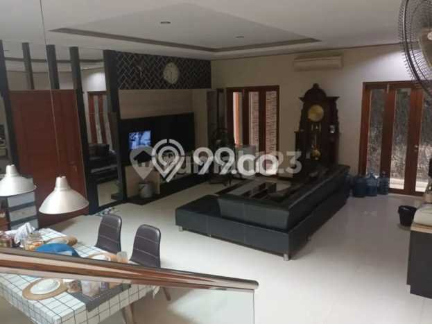 Siap Huni Hunian Elit 6 Kamar di Jebres Dekat ke Mana Saja Siap Huni Hunian Elit 6 Kamar di Jebres Dekat ke Mana Saja