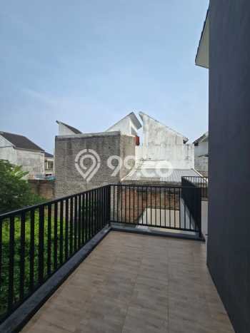 Jual Rumah Bagus Siap Huni LB 150m2 di Gentan, Solo Jual Rumah Bagus Siap Huni LB 150m2 di Gentan, Solo