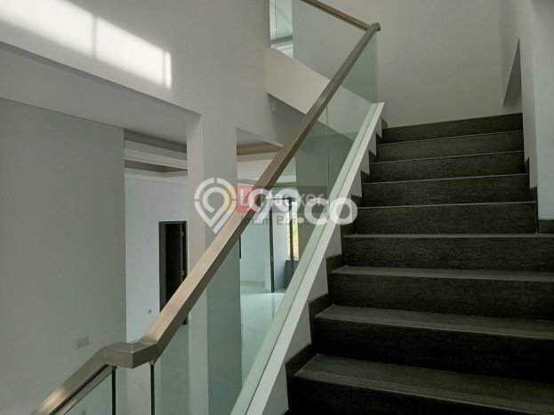 For Sale! Luxury House LT 280m2 Desain Modern di Jangli For Sale! Luxury House LT 280m2 Desain Modern di Jangli