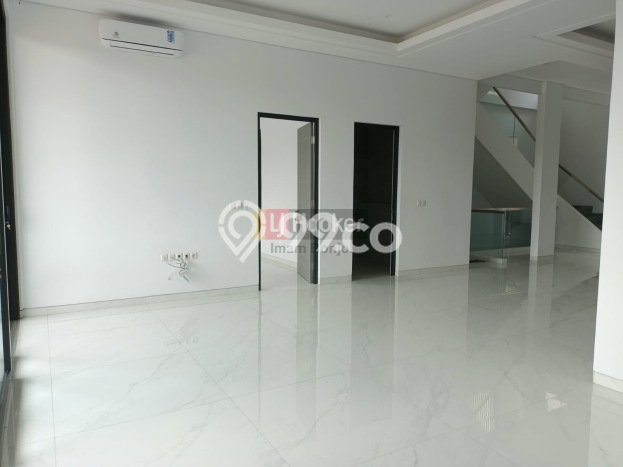 For Sale! Luxury House LT 280m2 Desain Modern di Jangli For Sale! Luxury House LT 280m2 Desain Modern di Jangli