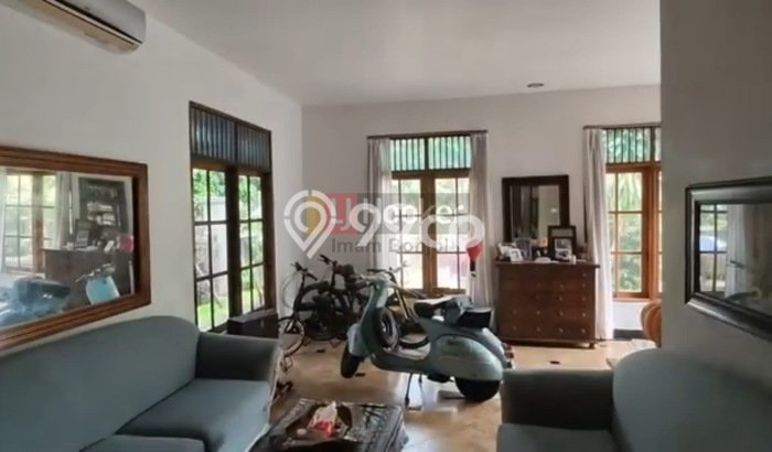 Rumah Mewah Siap Huni LT 323m2 di Tembalang, Semarang Rumah Mewah Siap Huni LT 323m2 di Tembalang, Semarang