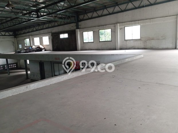 Unit Gudang Paling Strategis di Tugu Semarang dengan LB 1500m2 Unit Gudang Paling Strategis di Tugu Semarang dengan LB 1500m2