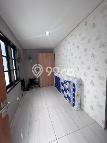 Hunian Elit LB 240m2 Siap Pakai Desain Elegan di Banjar Wijaya, Tangerang Hunian Elit LB 240m2 Siap Pakai Desain Elegan di Banjar Wijaya, Tangerang