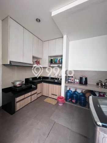 Hunian Elit LB 240m2 Siap Pakai Desain Elegan di Banjar Wijaya, Tangerang Hunian Elit LB 240m2 Siap Pakai Desain Elegan di Banjar Wijaya, Tangerang