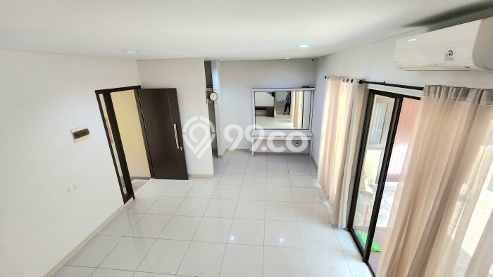 Rumah Mewah Dijual LT 144m2 di BSD, Tangerang Selatan Rumah Mewah Dijual LT 144m2 di BSD, Tangerang Selatan