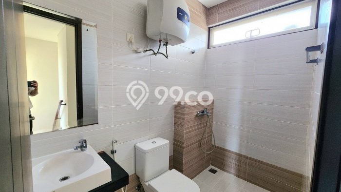 Rumah Mewah Dijual LT 144m2 di BSD, Tangerang Selatan Rumah Mewah Dijual LT 144m2 di BSD, Tangerang Selatan