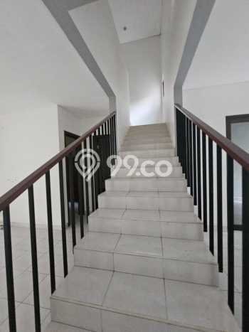 Hunian Mewah Dijual LT 180m2 di BSD, Tangerang Selatan Hunian Mewah Dijual LT 180m2 di BSD, Tangerang Selatan