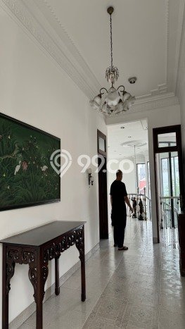 Hunian Modern dengan LT 613m2 & LB 700m2 Dikontrakkan di Tanjung Duren Hunian Modern dengan LT 613m2 & LB 700m2 Dikontrakkan di Tanjung Duren