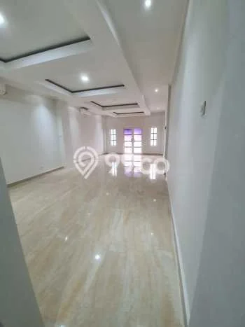 Ruko Dijual di Prime Area Jakarta Barat Luas 270m2 Ruko Dijual di Prime Area Jakarta Barat Luas 270m2