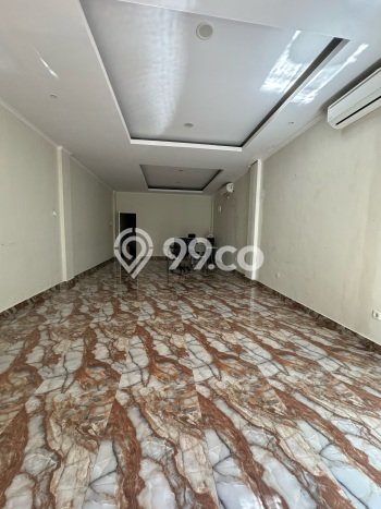 Ruko Dijual di Prime Area Jakarta Barat Luas 270m2 Ruko Dijual di Prime Area Jakarta Barat Luas 270m2