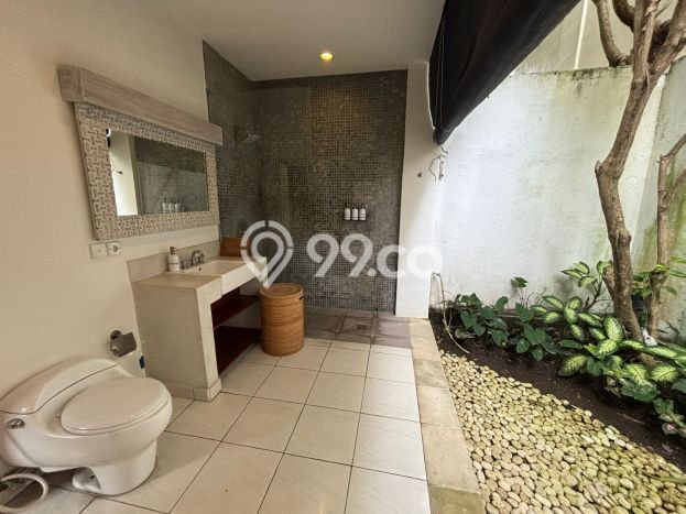 Vila di , Area 615m2m², Lingkungan Nyaman Vila di , Area 615m2m², Lingkungan Nyaman