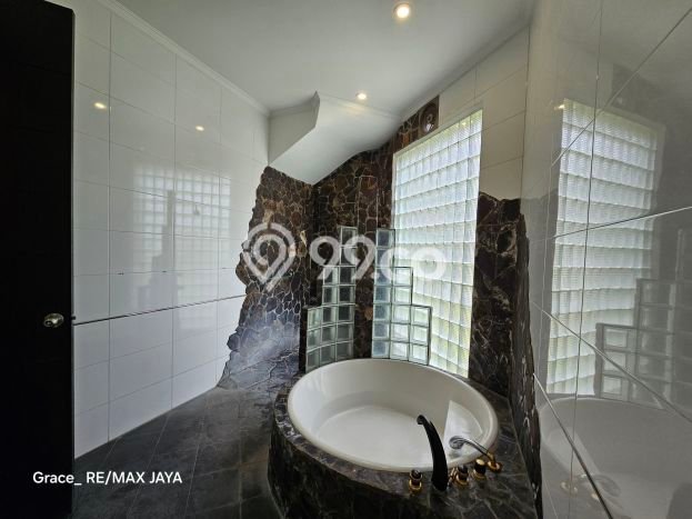 Rumah Luxury Modern Tanpa Renovasi di Penatih Denpasar Rumah Luxury Modern Tanpa Renovasi di Penatih Denpasar