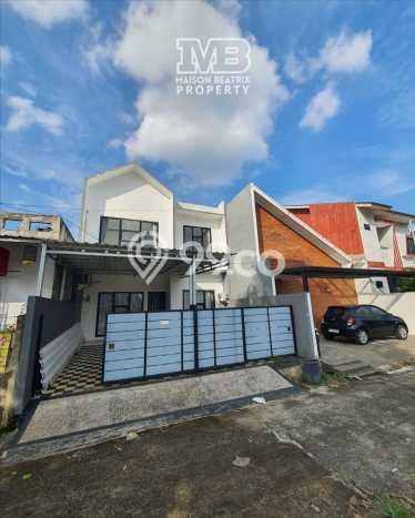 Rumah Modern Minimalis 5 Kamar Siap Huni di Pagedangan Rumah Modern Minimalis 5 Kamar Siap Huni di Pagedangan