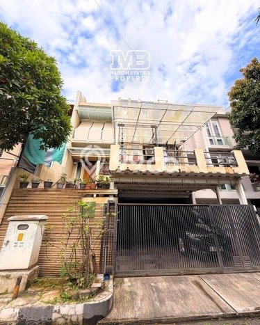 Best Deal Hunian Mewah Ideal dan Luas di Kebayoran Lama, Jakarta Selatan Best Deal Hunian Mewah Ideal dan Luas di Kebayoran Lama, Jakarta Selatan