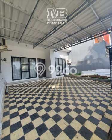 Rumah Modern Minimalis 5 Kamar Siap Huni di Pagedangan Rumah Modern Minimalis 5 Kamar Siap Huni di Pagedangan
