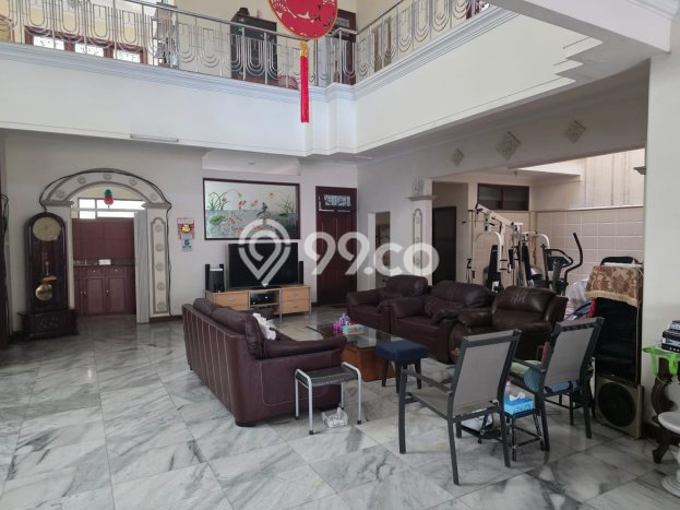 Jual Rumah Luas Elegan Dengan View Eksklusif di Dharma Husada, Surabaya Jual Rumah Luas Elegan Dengan View Eksklusif di Dharma Husada, Surabaya