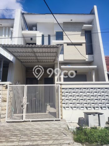 For Sale Rumah 3 Kamar Lokasi Ideal Bagus dan Strategis di Rungkut For Sale Rumah 3 Kamar Lokasi Ideal Bagus dan Strategis di Rungkut