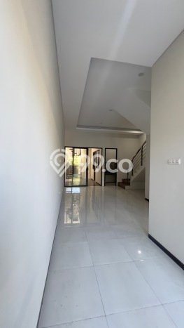 Dijual Cepat Rumah Favorit Siap Huni LB 160m2 di Mulyorejo, Surabaya Dijual Cepat Rumah Favorit Siap Huni LB 160m2 di Mulyorejo, Surabaya