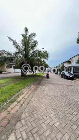 Dijual Rumah Mewah Megah Dengan View Cantik di Manyar, Surabaya Dijual Rumah Mewah Megah Dengan View Cantik di Manyar, Surabaya