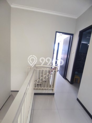 For Sale Rumah 3 Kamar Lokasi Ideal Bagus dan Strategis di Rungkut For Sale Rumah 3 Kamar Lokasi Ideal Bagus dan Strategis di Rungkut